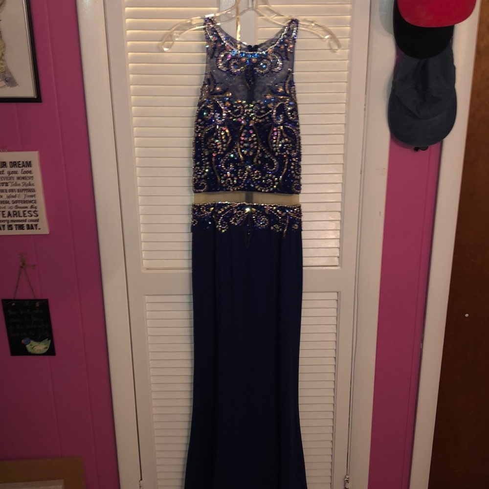 Gorgeous prom dress!